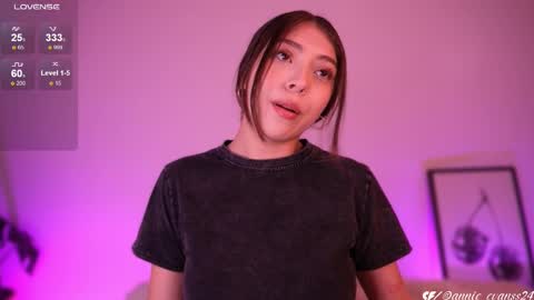 Snapshot of annie_evans24 chatting on 27, 2, 2025 Annie Evans online show from 27, 2, 2025