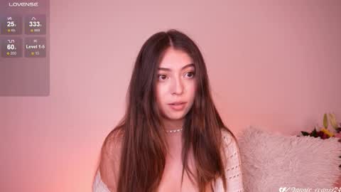 Snapshot of annie_evans24 chatting on 6, 3, 2025 Annie Evans online show from 6, 3, 2025