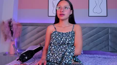 Snapshot of annie_lought chatting on 29, 12, 2024 online show from 29, 12, 2024