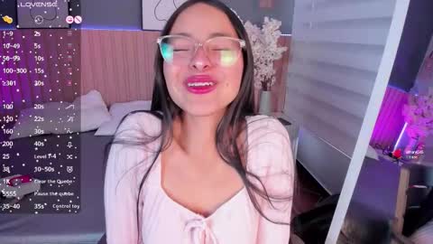 Snapshot of annie_lought chatting on 29, 9, 2025 online show from 29, 9, 2025