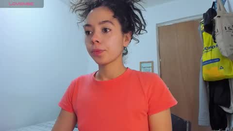 Snapshot of annie_rosse1017 chatting on 18, 10, 2025 annie_rosse1017 online show from 18, 10, 2025
