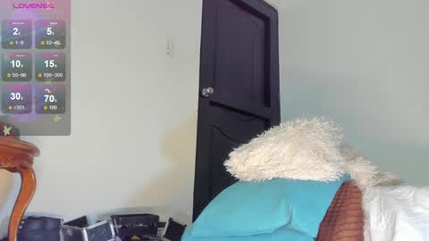 Snapshot of annie_santosx chatting on 6, 3, 2025 annie_santosx online show from 6, 3, 2025