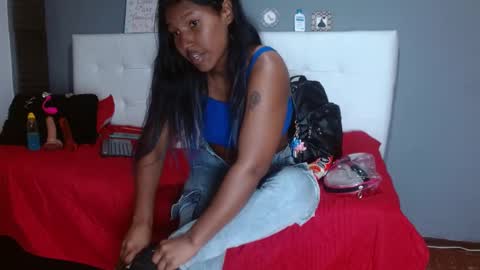 Snapshot of annie_scott_ chatting on 18, 2, 2025 annie_scott_ online show from 18, 2, 2025