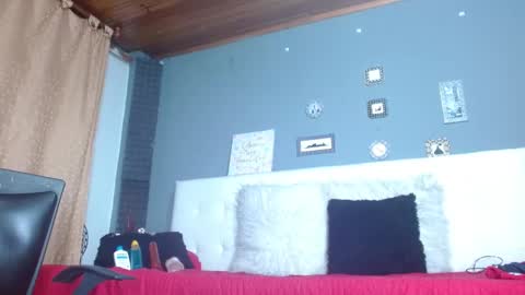 Snapshot of annie_scott_ chatting on 28, 2, 2025 annie_scott_ online show from 28, 2, 2025