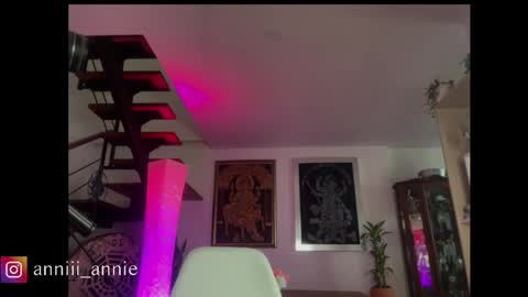 Snapshot of annie_snow_ chatting on 9, 9, 2025 JEANNE no olvides seguirme dont forget follow me uu online show from 9, 9, 2025