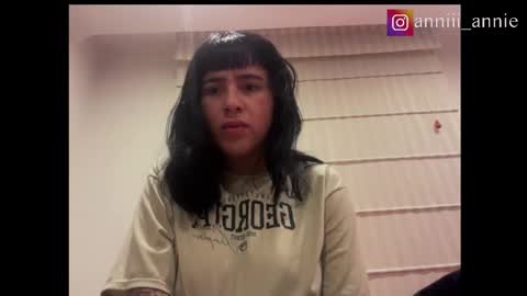 Snapshot of annie_snow_ chatting on 2, 10, 2025 JEANNE no olvides seguirme dont forget follow me uu online show from 2, 10, 2025