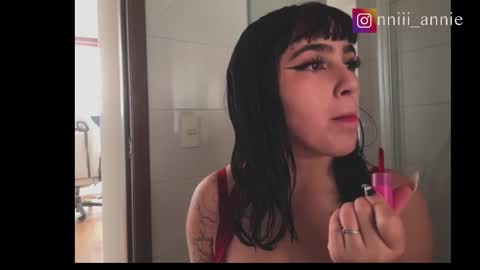 Snapshot of annie_snow_ chatting on 16, 10, 2025 JEANNE no olvides seguirme dont forget follow me uu online show from 16, 10, 2025