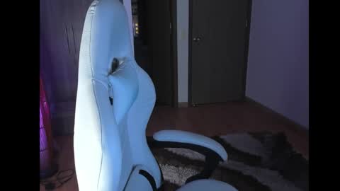 Snapshot of annie_snow_ chatting on 22, 12, 2025 JEANNE no olvides seguirme dont forget follow me uu online show from 22, 12, 2025