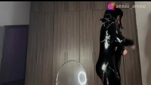 Snapshot of annie_snow_ chatting on 8, 1, 2026 JEANNE no olvides seguirme dont forget follow me uu online show from 8, 1, 2026