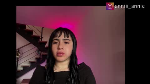 Snapshot of annie_snow_ chatting on 12, 1, 2026 JEANNE no olvides seguirme dont forget follow me uu online show from 12, 1, 2026