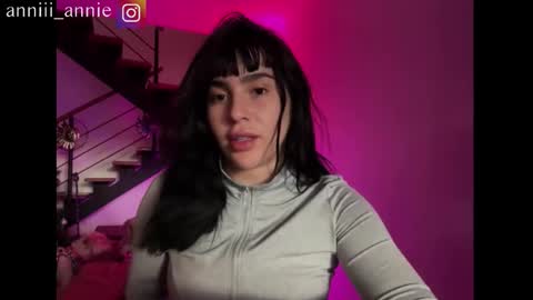 Snapshot of annie_snow_ chatting on 15, 1, 2026 JEANNE no olvides seguirme dont forget follow me uu online show from 15, 1, 2026