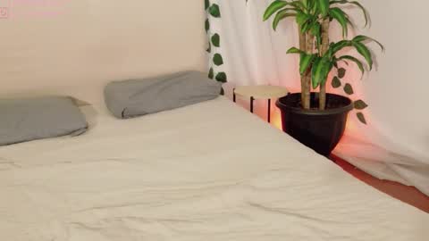 Annie Valeria  online show from 1, 2, 2026