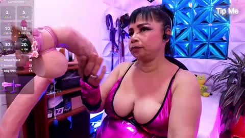 annie online show from 26, 2, 2025