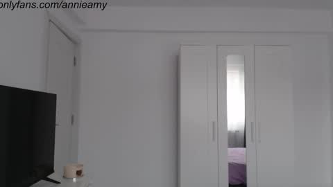 Annie online show from 12, 12, 2024