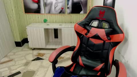 Anniee online show from 17, 1, 2025