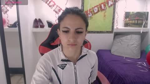 Anniee online show from 21, 2, 2025