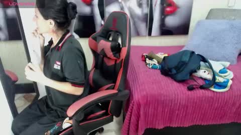 Anniee online show from 4, 3, 2025