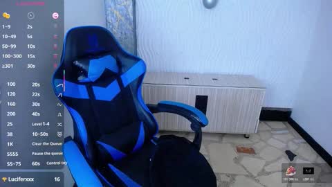 Snapshot of anniee_x chatting on 4, 12, 2025 Anniee online show from 4, 12, 2025