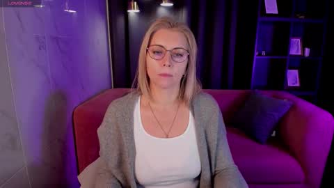 Annie online show from 12, 9, 2025