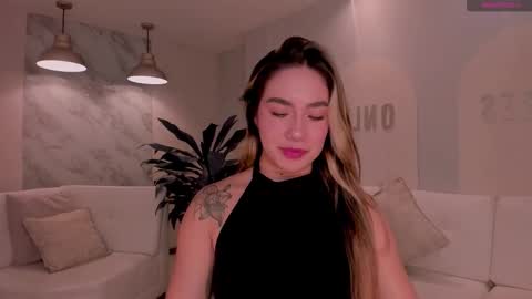 Snapshot of anniemonroe1 chatting on 12, 11, 2025 Annie Monroe online show from 12, 11, 2025