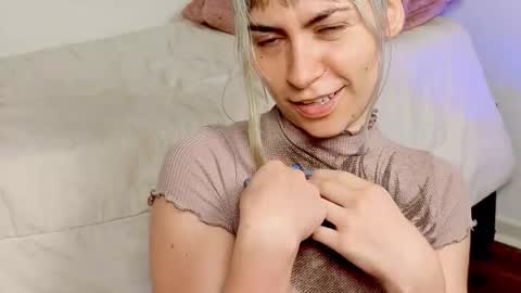 Snapshot of annietinky chatting on 9, 9, 2025 annietinky online show from 9, 9, 2025