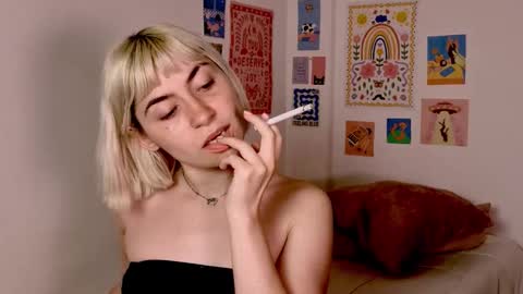 Snapshot of annietinky chatting on 25, 11, 2025 annietinky online show from 25, 11, 2025