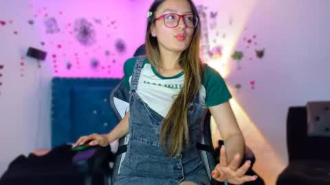 Annie  Michael  online show from 7, 5, 2026