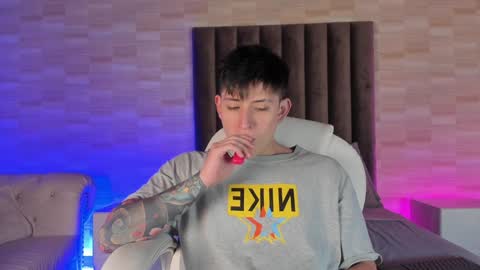 Snapshot of anniie_and_alex chatting on 3, 1, 2025 Annie Alex online show from 3, 1, 2025