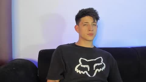 Snapshot of anniie_and_alex chatting on 1, 3, 2025 Annie Alex online show from 1, 3, 2025