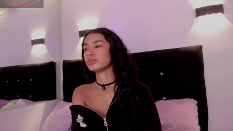 Annie Evans  online show from 26, 9, 2025