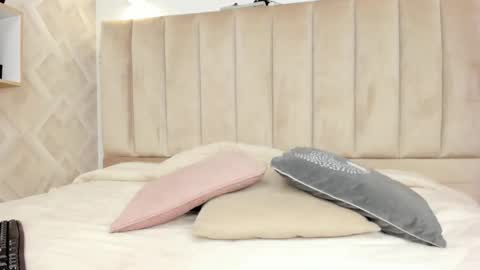 Annie Queen online show from 7, 3, 2026