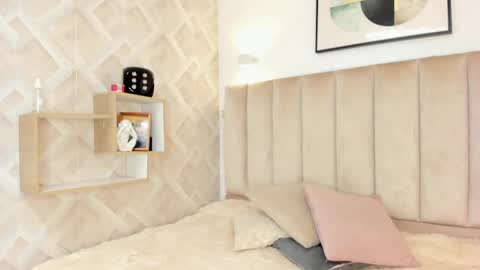 Snapshot of anniie_queen chatting on 10, 5, 2026 Annie Queen online show from 10, 5, 2026