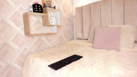 Snapshot of anniie_queen chatting on 20, 5, 2026 Annie Queen online show from 20, 5, 2026