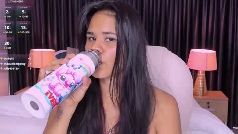 Snapshot of anniiee_smith chatting on 5, 3, 2025 Anniiee online show from 5, 3, 2025