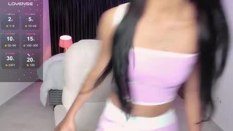 Snapshot of anniiee_smith chatting on 8, 3, 2025 Anniiee online show from 8, 3, 2025