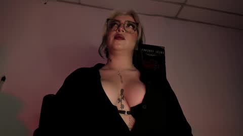 Snapshot of annikamerliahh_ chatting on 31, 10, 2025 Annika online show from 31, 10, 2025