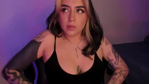 Snapshot of annikamerliahh_ chatting on 21, 11, 2025 Annika online show from 21, 11, 2025