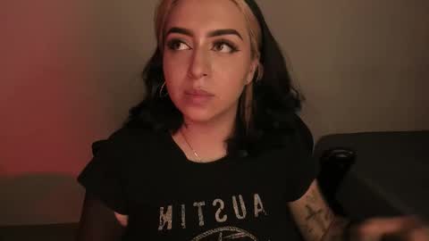 Snapshot of annikamerliahh_ chatting on 23, 11, 2025 Annika online show from 23, 11, 2025