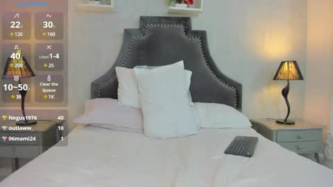 Anntonia Woods  online show from 21, 12, 2024