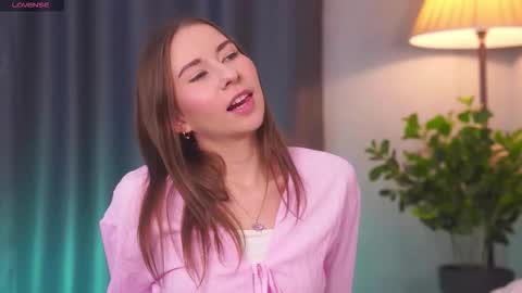 Annuetta online show from 5, 12, 2025