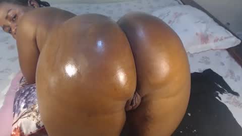 Snapshot of annybecca chatting on 28, 10, 2025 Anny online show from 28, 10, 2025