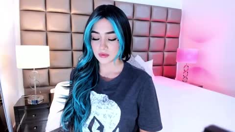 Snapshot of annyhizzle chatting on 2, 2, 2025 online show from 2, 2, 2025