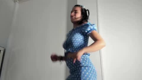 Anny online show from 5, 3, 2025