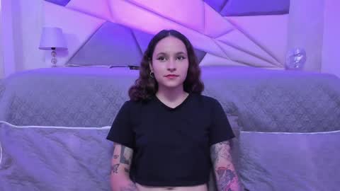 Snapshot of annythomsonn chatting on 1, 12, 2024 AnnyT online show from 1, 12, 2024