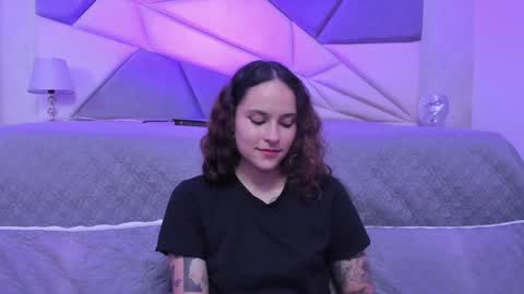 Snapshot of annythomsonn chatting on 2, 12, 2024 AnnyT online show from 2, 12, 2024