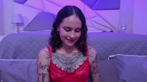 Snapshot of annythomsonn chatting on 6, 12, 2024 AnnyT online show from 6, 12, 2024