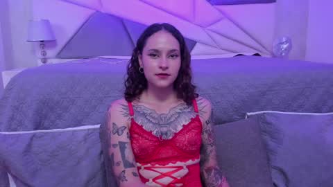 Snapshot of annythomsonn chatting on 7, 12, 2024 AnnyT online show from 7, 12, 2024