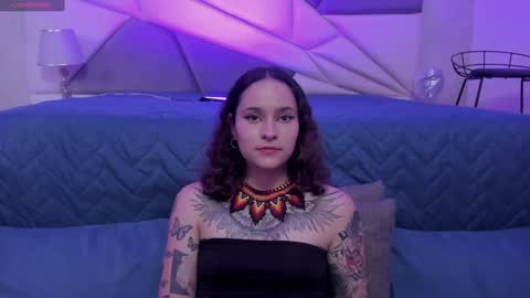 Snapshot of annythomsonn chatting on 5, 1, 2025 AnnyT online show from 5, 1, 2025