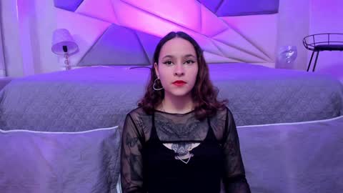 Snapshot of annythomsonn chatting on 12, 1, 2025 AnnyT online show from 12, 1, 2025