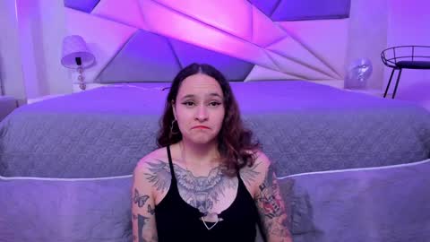 Snapshot of annythomsonn chatting on 12, 1, 2025 AnnyT online show from 12, 1, 2025